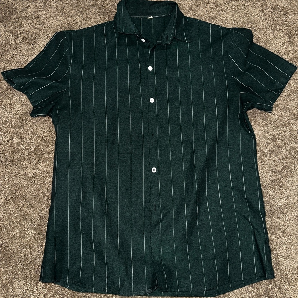 STRIPPED COLLARED BUTTON-UP SHIRT